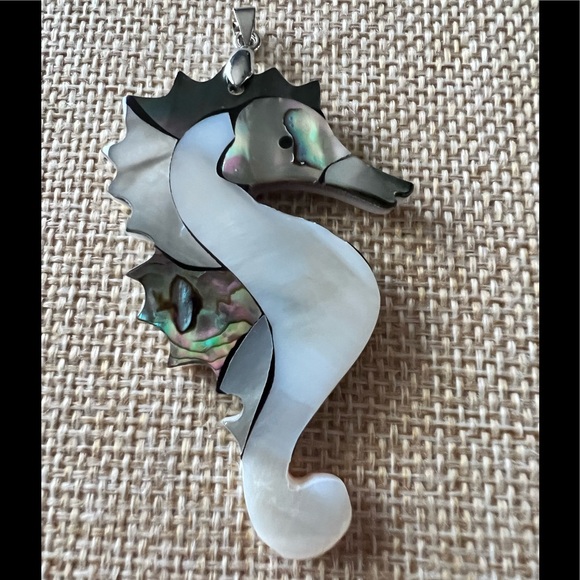Seahorse Abalone & mother of Pearl Pendent Sterling Bale - Picture 7 of 7